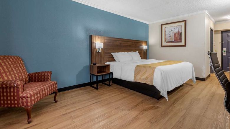 <b>Quality Inn & Suites Ft Jackson Maingate Room</b>. Images powered by <a href="https://iceportal.shijigroup.com/" title="IcePortal" target="_blank">IcePortal</a>.