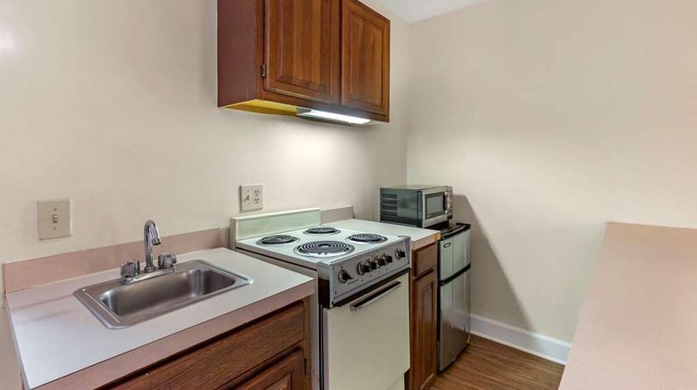 <b>Econo Lodge Inn and Suites Lugoff Suite</b>. Images powered by <a href="https://iceportal.shijigroup.com/" title="IcePortal" target="_blank">IcePortal</a>.
