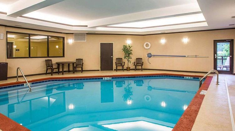 Comfort Suites Pool