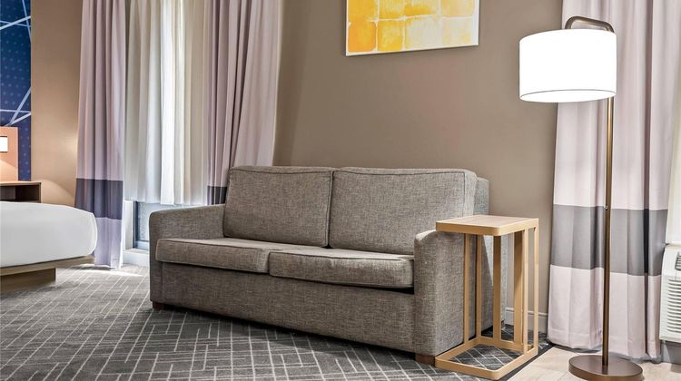 Comfort Suites Suite