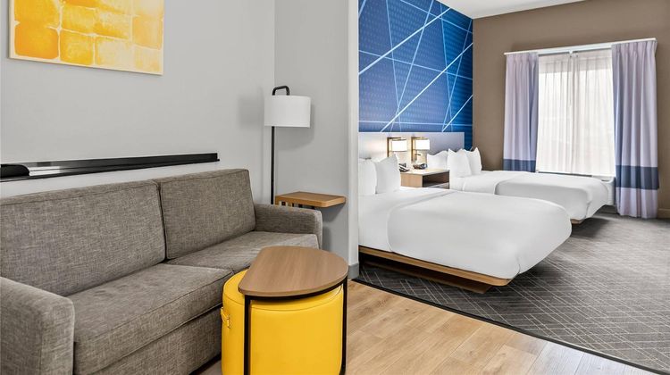 Comfort Suites Suite