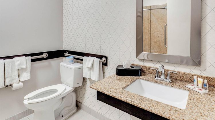 Comfort Suites Room