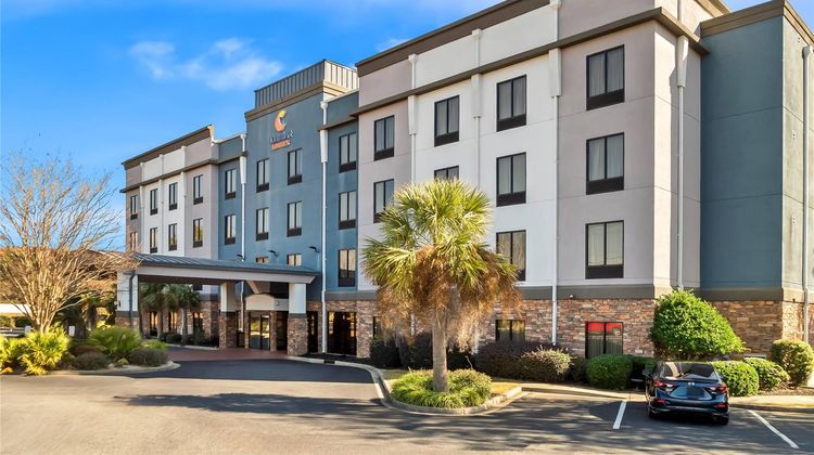 Comfort Suites Exterior