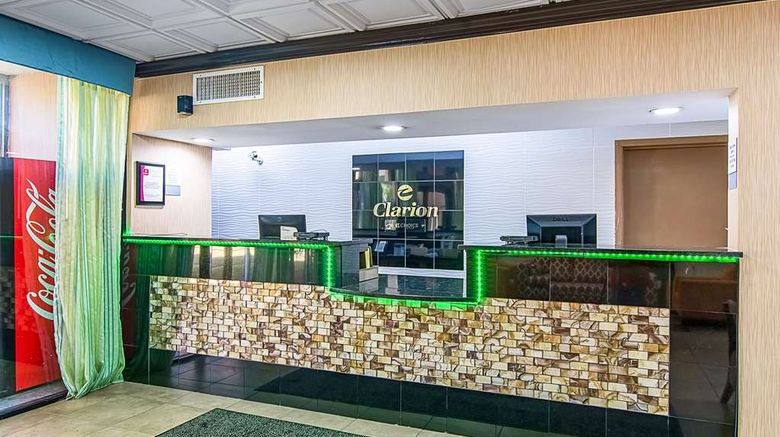 <b>Clarion Inn Airport Lobby</b>. Images powered by <a href="https://iceportal.shijigroup.com/" title="IcePortal" target="_blank">IcePortal</a>.