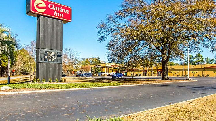 Clarion Inn Airport Exterior