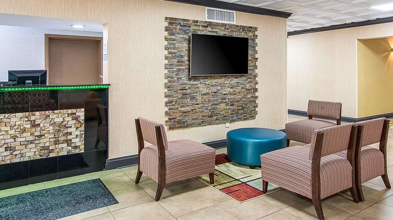 <b>Clarion Inn Airport Lobby</b>. Images powered by <a href="https://iceportal.shijigroup.com/" title="IcePortal" target="_blank">IcePortal</a>.