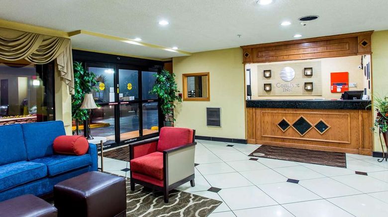 <b>Comfort Inn Hotel Columbia Lobby</b>. Images powered by <a href="https://iceportal.shijigroup.com/" title="IcePortal" target="_blank">IcePortal</a>.
