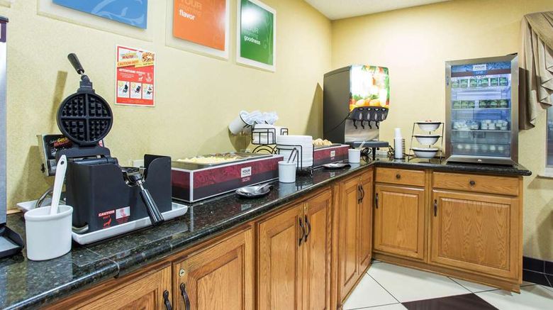 <b>Comfort Inn Hotel Columbia Restaurant</b>. Images powered by <a href="https://iceportal.shijigroup.com/" title="IcePortal" target="_blank">IcePortal</a>.
