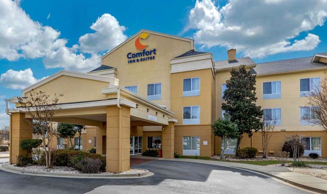 Comfort Inn and Suites Camden Exterior