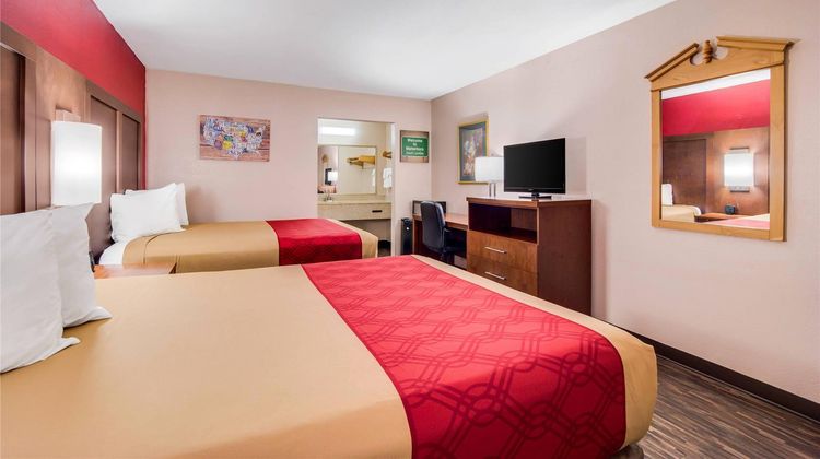 Econo Lodge Walterboro I-95 Room