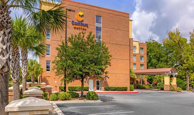 Comfort Suites West Of Ashley Exterior