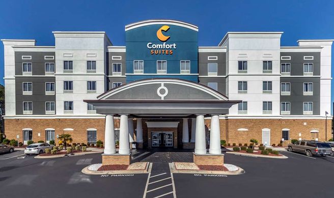 Comfort Suites Exterior