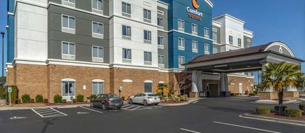 Comfort Suites Exterior