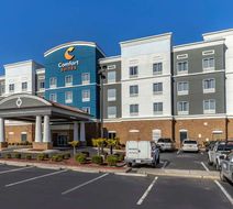 Comfort Suites Exterior