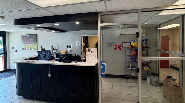 <b>Gallus Stadium Park Inn, an Ascend Hotel Lobby</b>. Images powered by <a href="https://iceportal.shijigroup.com/" title="IcePortal" target="_blank">IcePortal</a>.