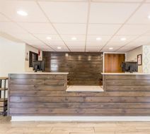 Quality Inn Mount Pleasant Lobby