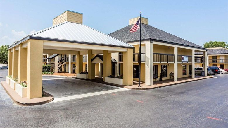 <b>Quality Inn Mount Pleasant Exterior</b>. Images powered by <a href="https://iceportal.shijigroup.com/" title="IcePortal" target="_blank">IcePortal</a>.