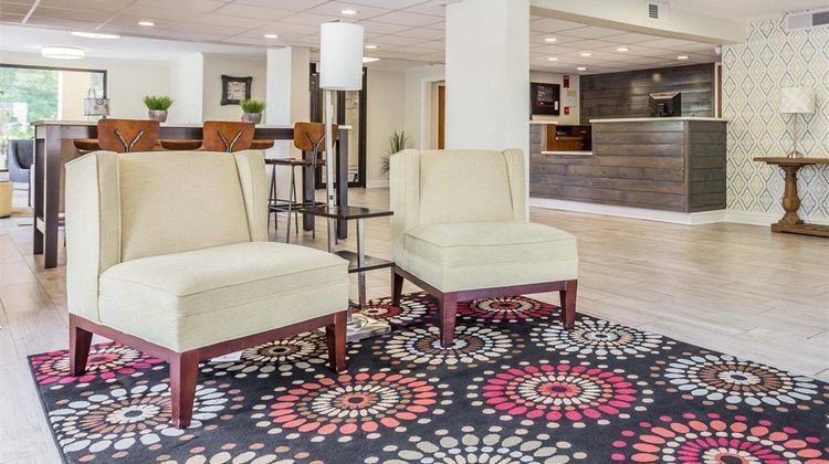 Quality Inn Mount Pleasant Lobby
