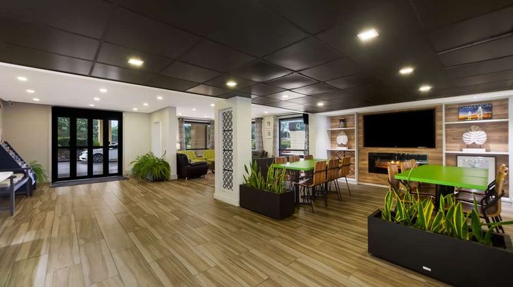 Quality Inn Coliseum Lobby