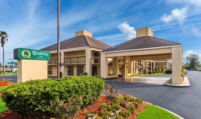 Quality Inn Coliseum Exterior