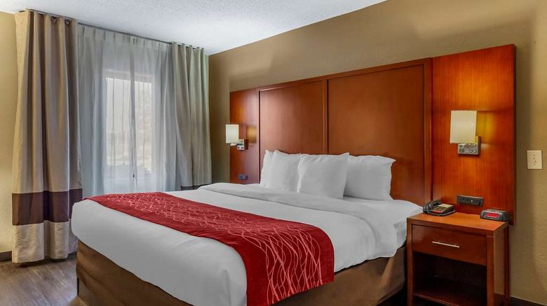 <b>Comfort Inn At The Park Room</b>. Images powered by <a href="https://iceportal.shijigroup.com/" title="IcePortal" target="_blank">IcePortal</a>.