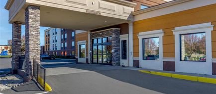 Comfort Inn At The Park Exterior