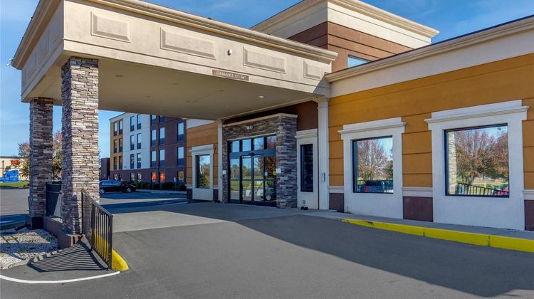 Comfort Inn At The Park Exterior