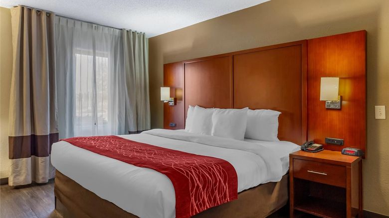 <b>Comfort Inn At The Park Room</b>. Images powered by <a href="https://iceportal.shijigroup.com/" title="IcePortal" target="_blank">IcePortal</a>.