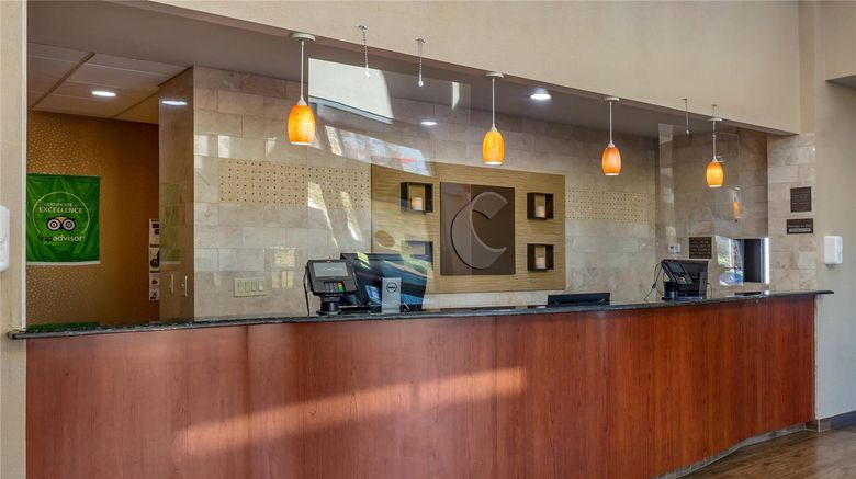 <b>Comfort Inn At The Park Lobby</b>. Images powered by <a href="https://iceportal.shijigroup.com/" title="IcePortal" target="_blank">IcePortal</a>.