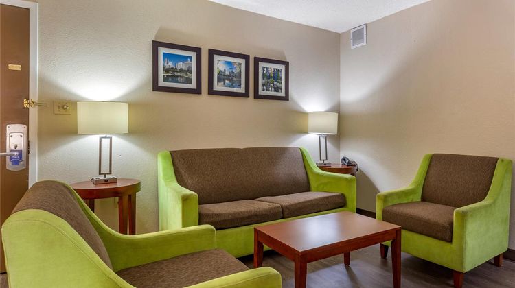 Comfort Inn At The Park Suite