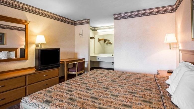 <b>Rodeway Inn Spartanburg Room</b>. Images powered by <a href="https://iceportal.shijigroup.com/" title="IcePortal" target="_blank">IcePortal</a>.