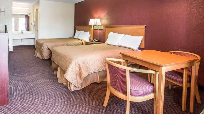 <b>Rodeway Inn Spartanburg Room</b>. Images powered by <a href="https://iceportal.shijigroup.com/" title="IcePortal" target="_blank">IcePortal</a>.