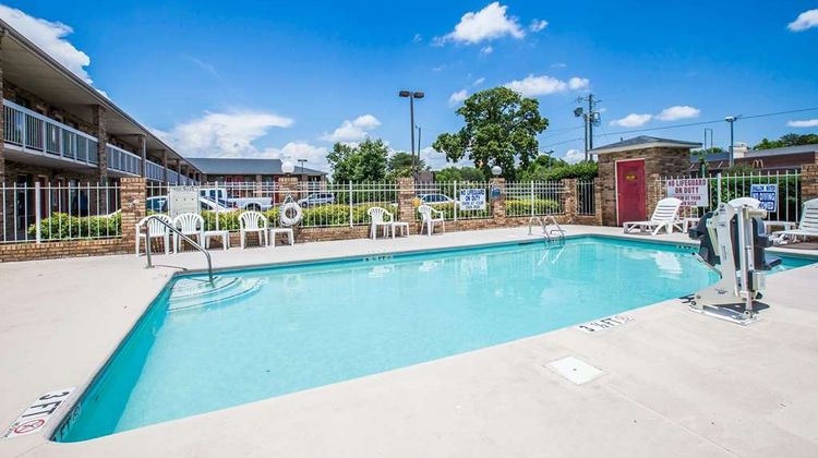 Rodeway Inn Spartanburg Pool
