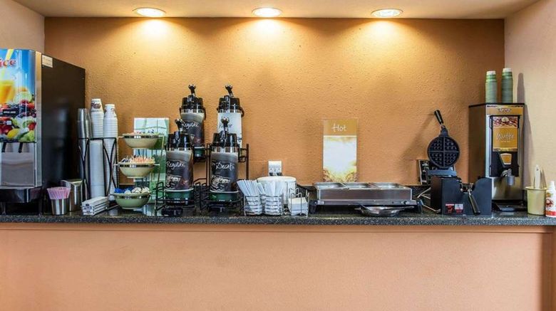 <b>Quality Inn Restaurant</b>. Images powered by <a href="https://iceportal.shijigroup.com/" title="IcePortal" target="_blank">IcePortal</a>.