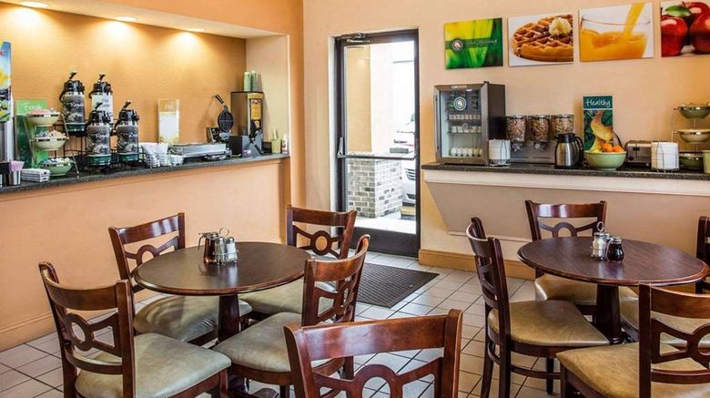 <b>Quality Inn Restaurant</b>. Images powered by <a href="https://iceportal.shijigroup.com/" title="IcePortal" target="_blank">IcePortal</a>.