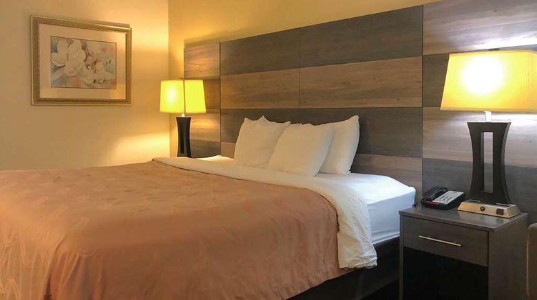 <b>Quality Inn Room</b>. Images powered by <a href="https://iceportal.shijigroup.com/" title="IcePortal" target="_blank">IcePortal</a>.