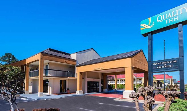 Quality Inn Exterior