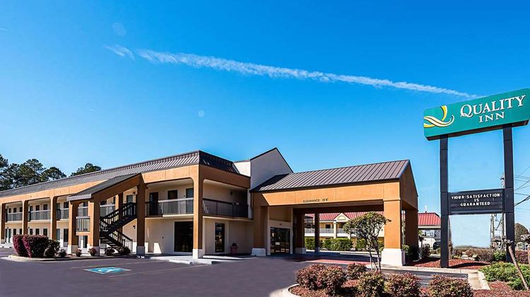 Quality Inn Exterior