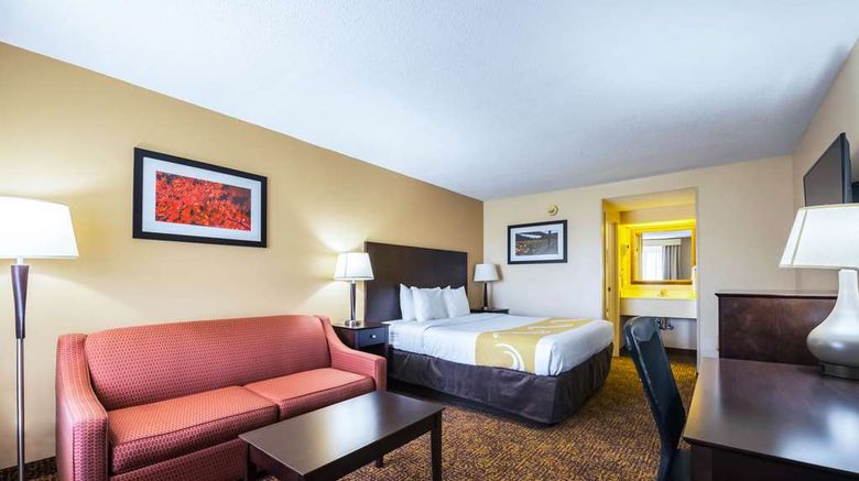 <b>Quality Inn Room</b>. Images powered by <a href="https://iceportal.shijigroup.com/" title="IcePortal" target="_blank">IcePortal</a>.
