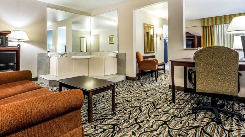 <b>Quality Inn at Carowinds Suite</b>. Images powered by <a href="https://iceportal.shijigroup.com/" title="IcePortal" target="_blank">IcePortal</a>.
