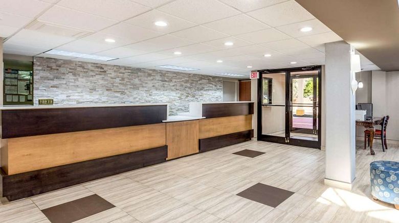 <b>Quality Inn at Carowinds Lobby</b>. Images powered by <a href="https://iceportal.shijigroup.com/" title="IcePortal" target="_blank">IcePortal</a>.
