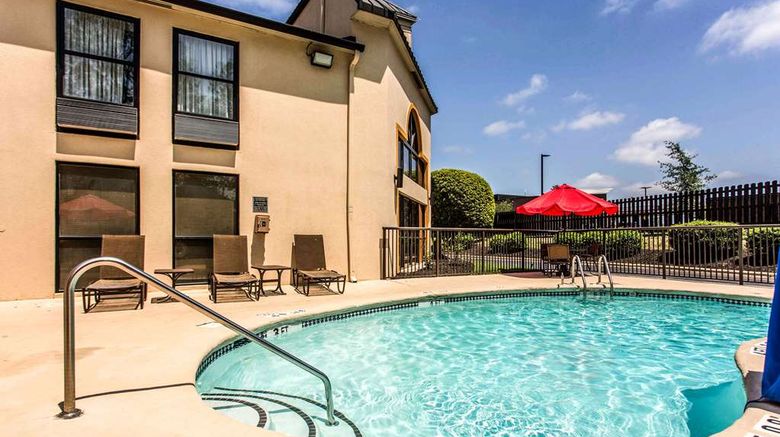 <b>Quality Inn at Carowinds Pool</b>. Images powered by <a href="https://iceportal.shijigroup.com/" title="IcePortal" target="_blank">IcePortal</a>.