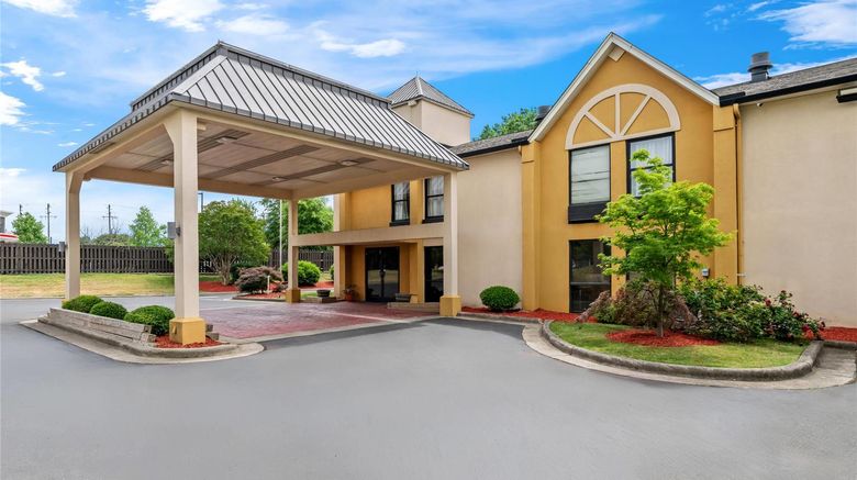 <b>Quality Inn at Carowinds Exterior</b>. Images powered by <a href="https://iceportal.shijigroup.com/" title="IcePortal" target="_blank">IcePortal</a>.