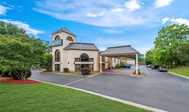 Quality Inn at Carowinds Exterior