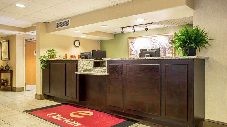 <b>Clarion Inn Lobby</b>. Images powered by <a href="https://iceportal.shijigroup.com/" title="IcePortal" target="_blank">IcePortal</a>.