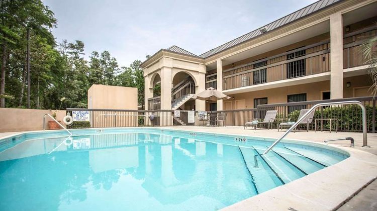 Clarion Inn Pool