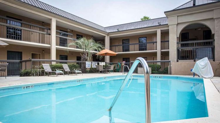 Clarion Inn Pool