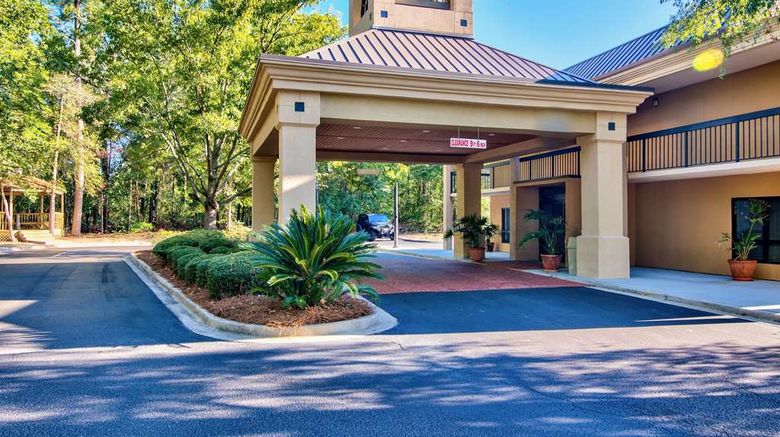 <b>Clarion Inn Exterior</b>. Images powered by <a href="https://iceportal.shijigroup.com/" title="IcePortal" target="_blank">IcePortal</a>.