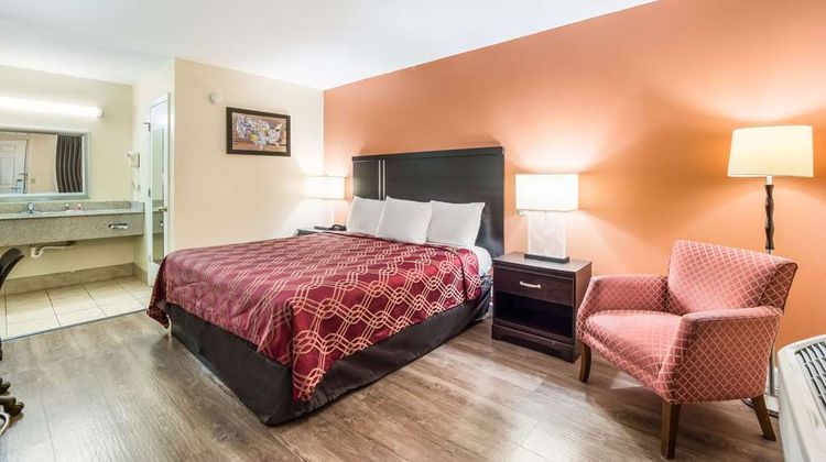 Econo Lodge Santee Room