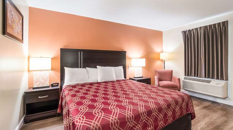 Econo Lodge Santee Room